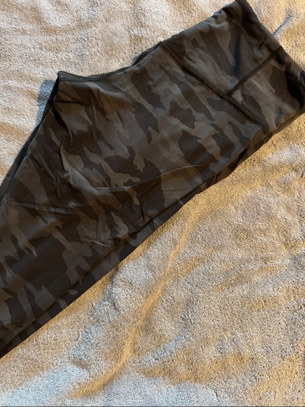 Athleta Black Camo Ankle leggings XL